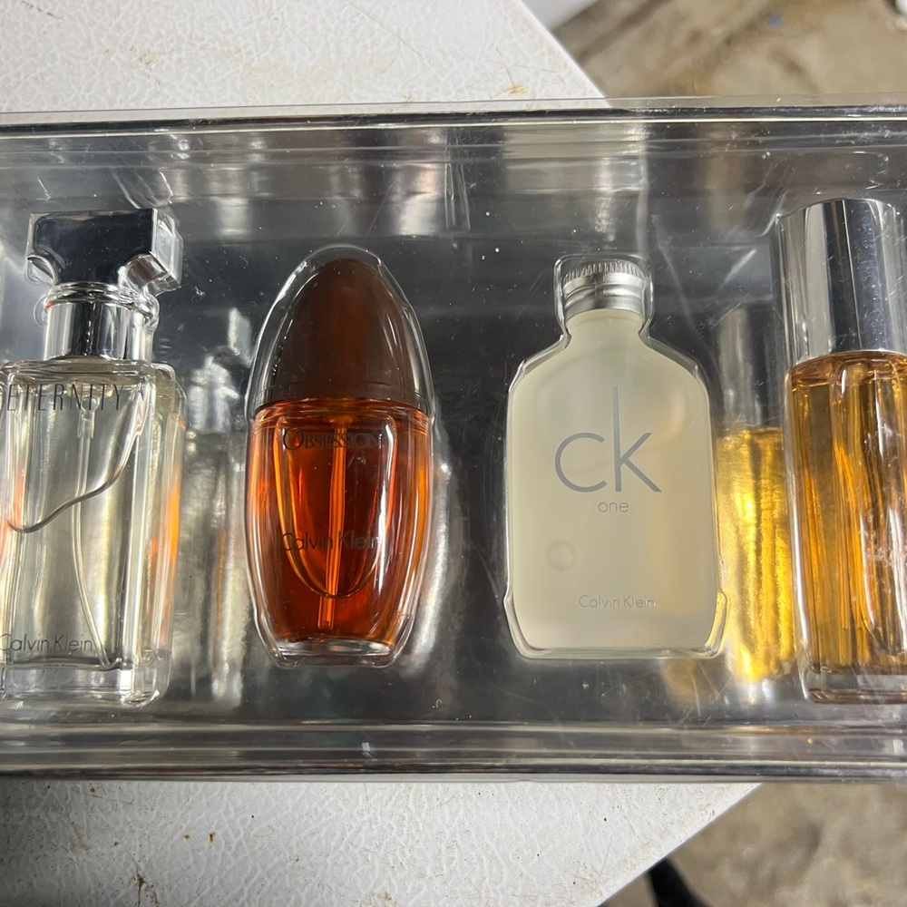 Calvin Klein Women's Fragrance Set - Silver, Amber, White, Gold